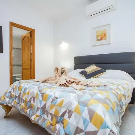 Puerto Del Carmen Sleeps 12 Pool Air Con Wifi * Puerto del Carmen (Lanzarote)