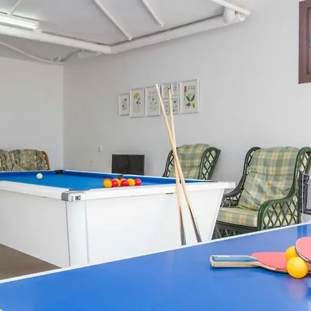 Puerto Del Carmen Sleeps 12 Pool Air Con Wifi Vila *