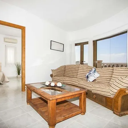 Puerto Del Carmen Sleeps 12 Pool Air Con Wifi * Пуерто-дель-Кармен